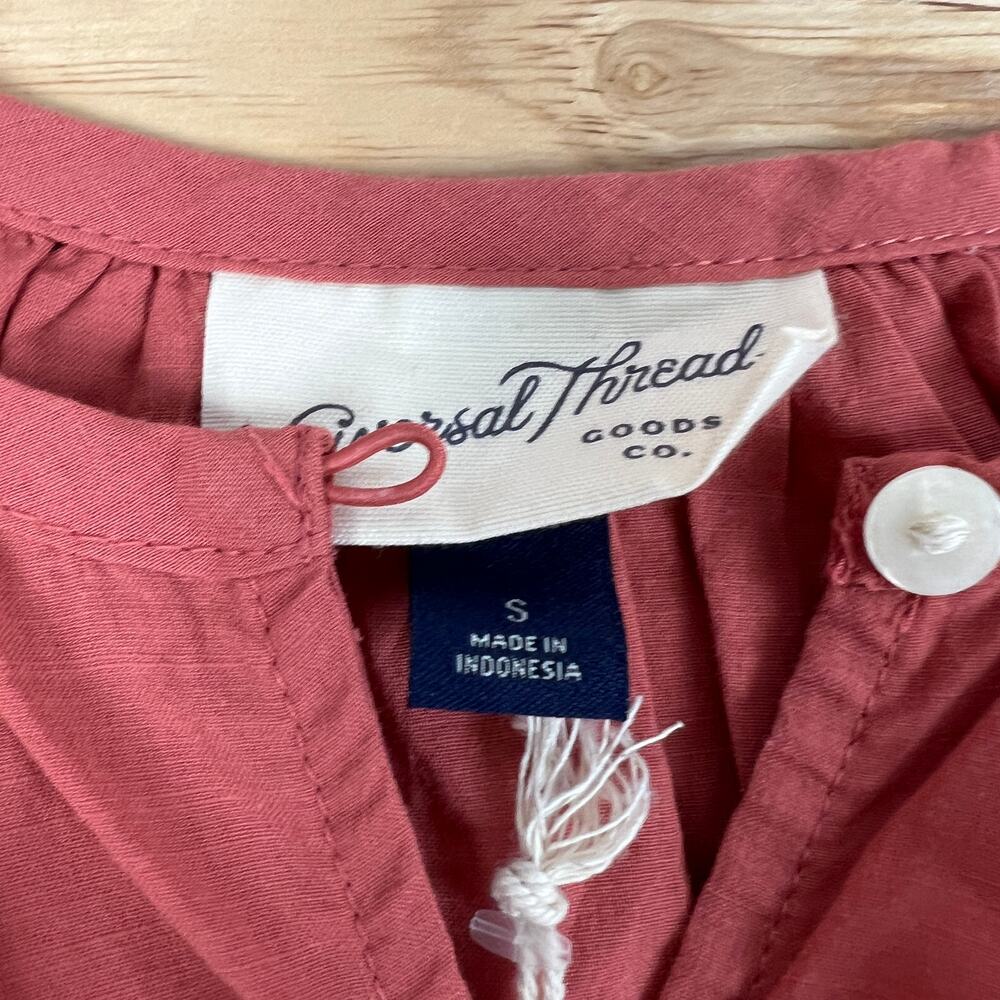 Universal Thread Women's Rust Red Short Sleeve Button-Front Blouse - Small - NWT - Picture 2 of 7